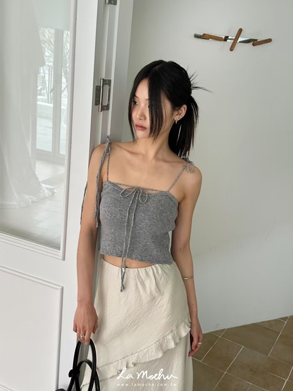 多綁帶坑條針織背心